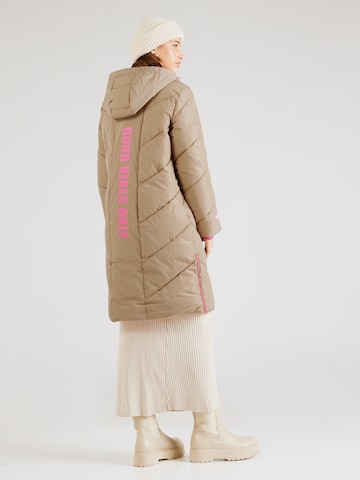 Zwillingsherz Winter Coat 'Good Vibes Only' in Beige