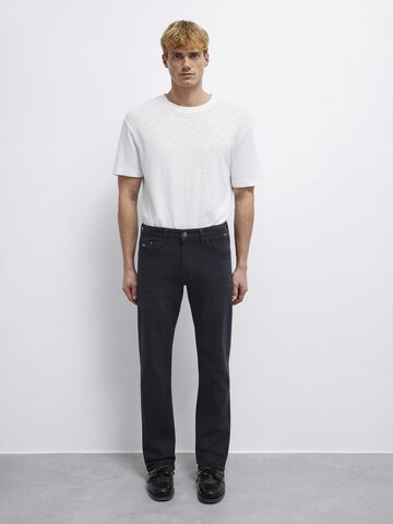Mavi Regular Jeans 'HUNTER' in Black: front