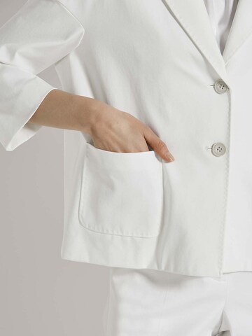 MADELEINE Blazer in Weiß