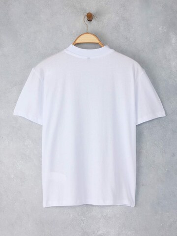 T-shirt Trendyol en blanc