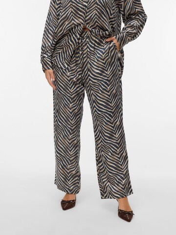 Vero Moda Curve Regular Trousers 'VMCVINA' in Black: front