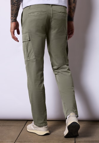 Street One MEN Loosefit Straight Leg Cargo Hose in Grün