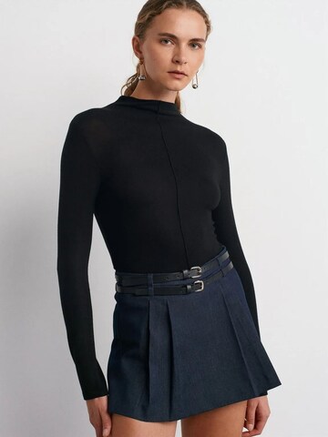 Dilvin Shirt in Black: front