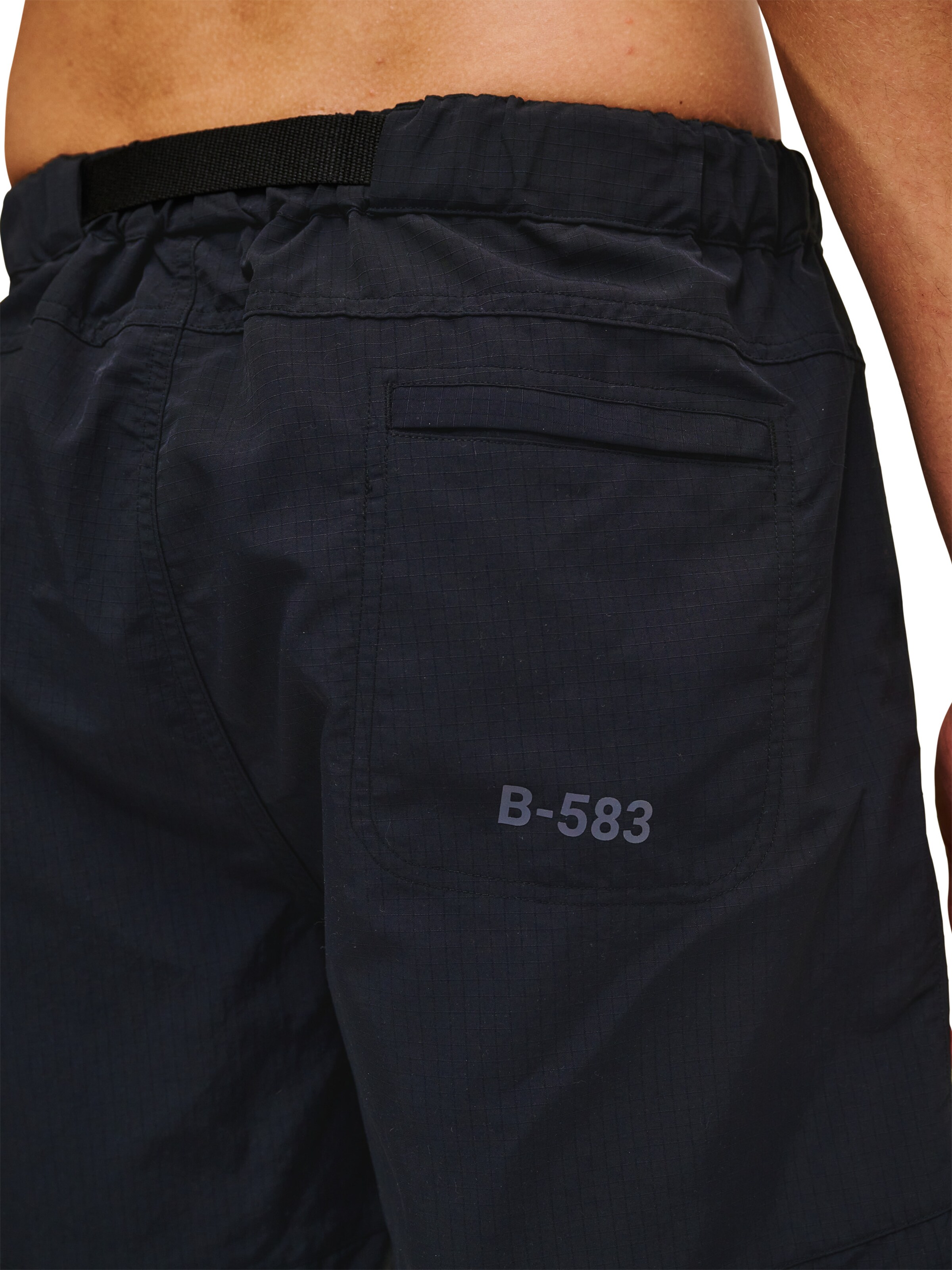 HALO Loosefit Shorts 'Asset' in Schwarz