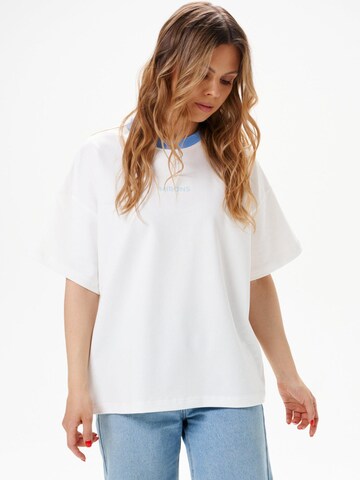 Maglietta 'Cool Mums' di MIRONS in bianco