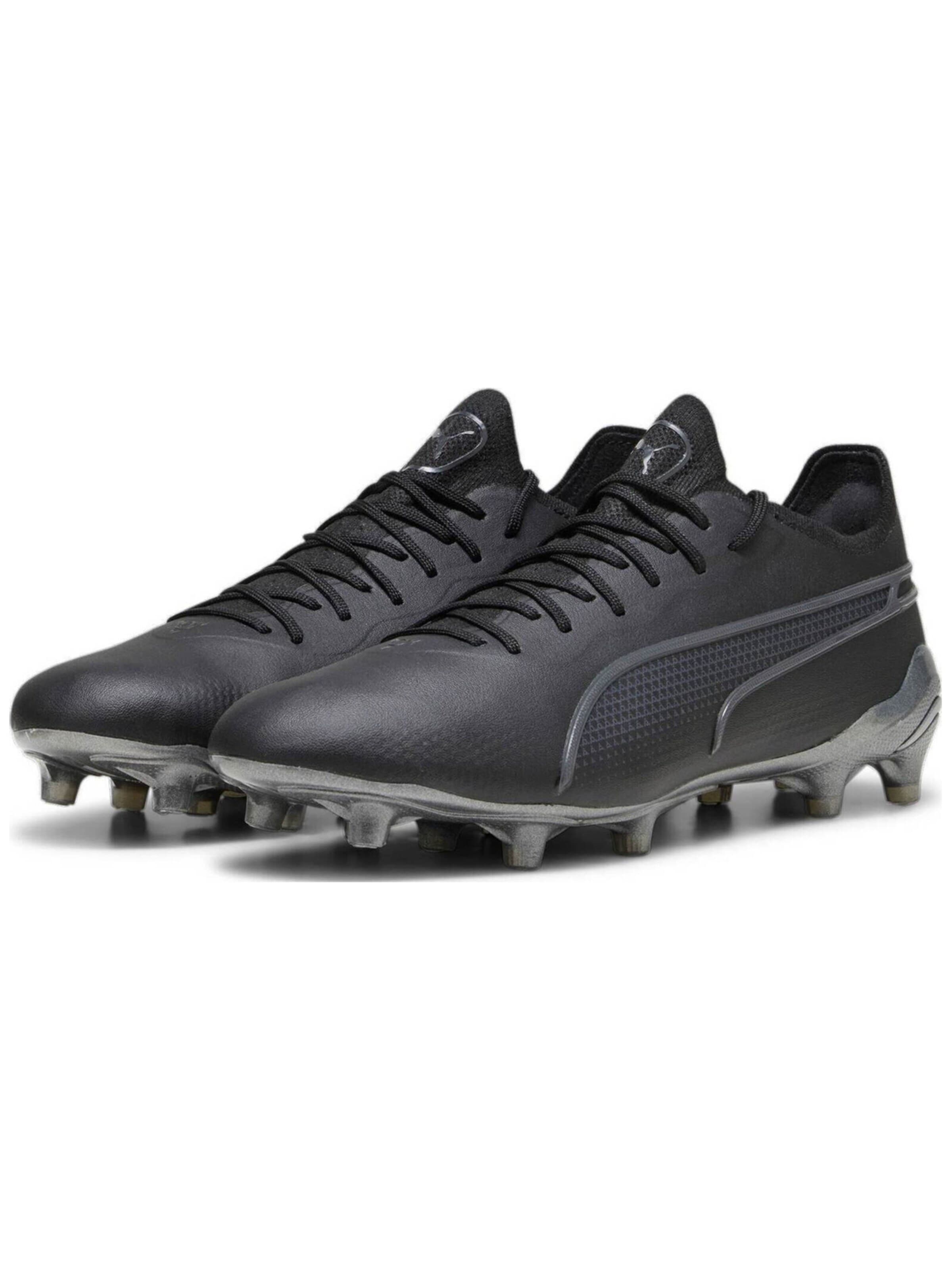 PUMA Soccer shoe 'Puma King Ultimate FG AG' in Black
