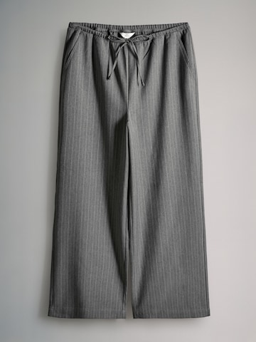 The Set Regular Hose in Grau