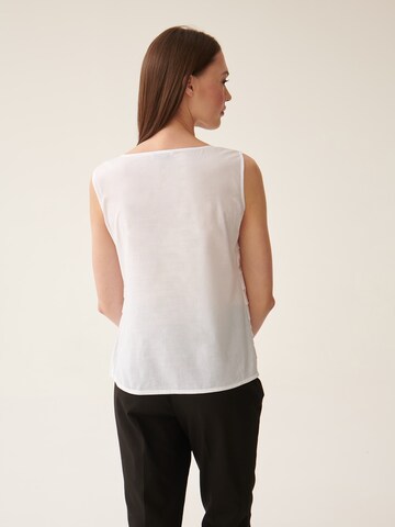 TATUUM - Blusa 'LOKA' en blanco