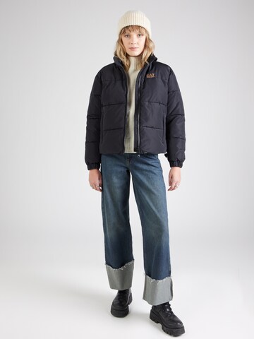 Giacca invernale di EA7 Emporio Armani in nero