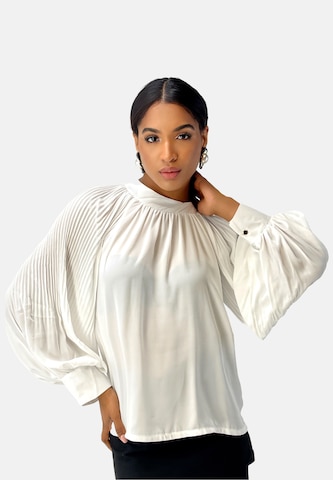 Elara Bluse i hvid: forside