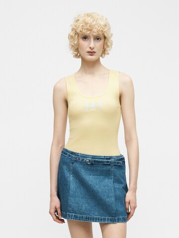 GAP Top – žlutá: přední strana