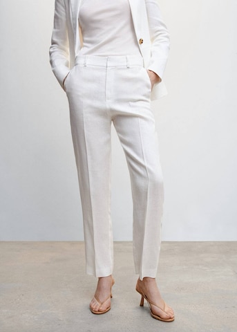 Regular Pantalon à plis 'Boreli' MANGO en blanc