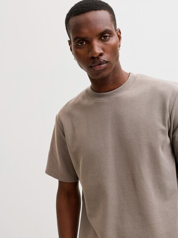 JACK & JONES T-Shirt 'JJEAUSTIN' in Braun