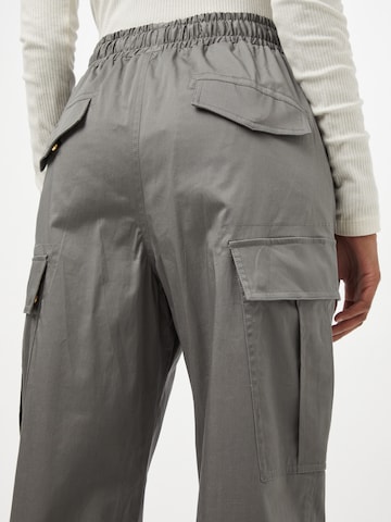 Effilé Pantalon cargo LOOKS by Wolfgang Joop en gris