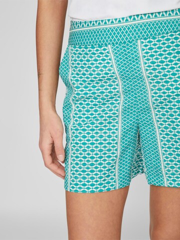 VILA Loosefit Shorts 'AIMI' in Grün