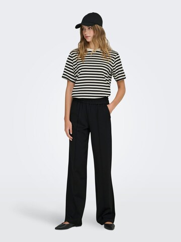 ONLY Baggy Trousers in Black: front