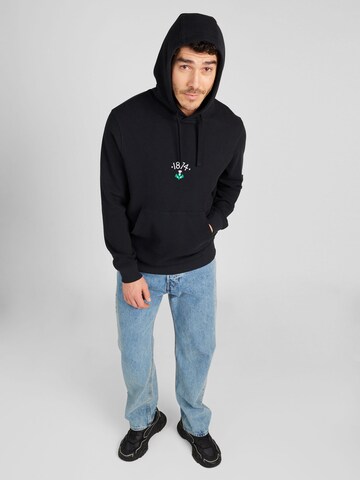 Lyle & Scott Sweatshirt '1874' in Schwarz