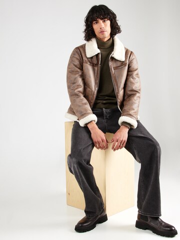 GUESS Přechodná bunda 'Aviator' – hnědá