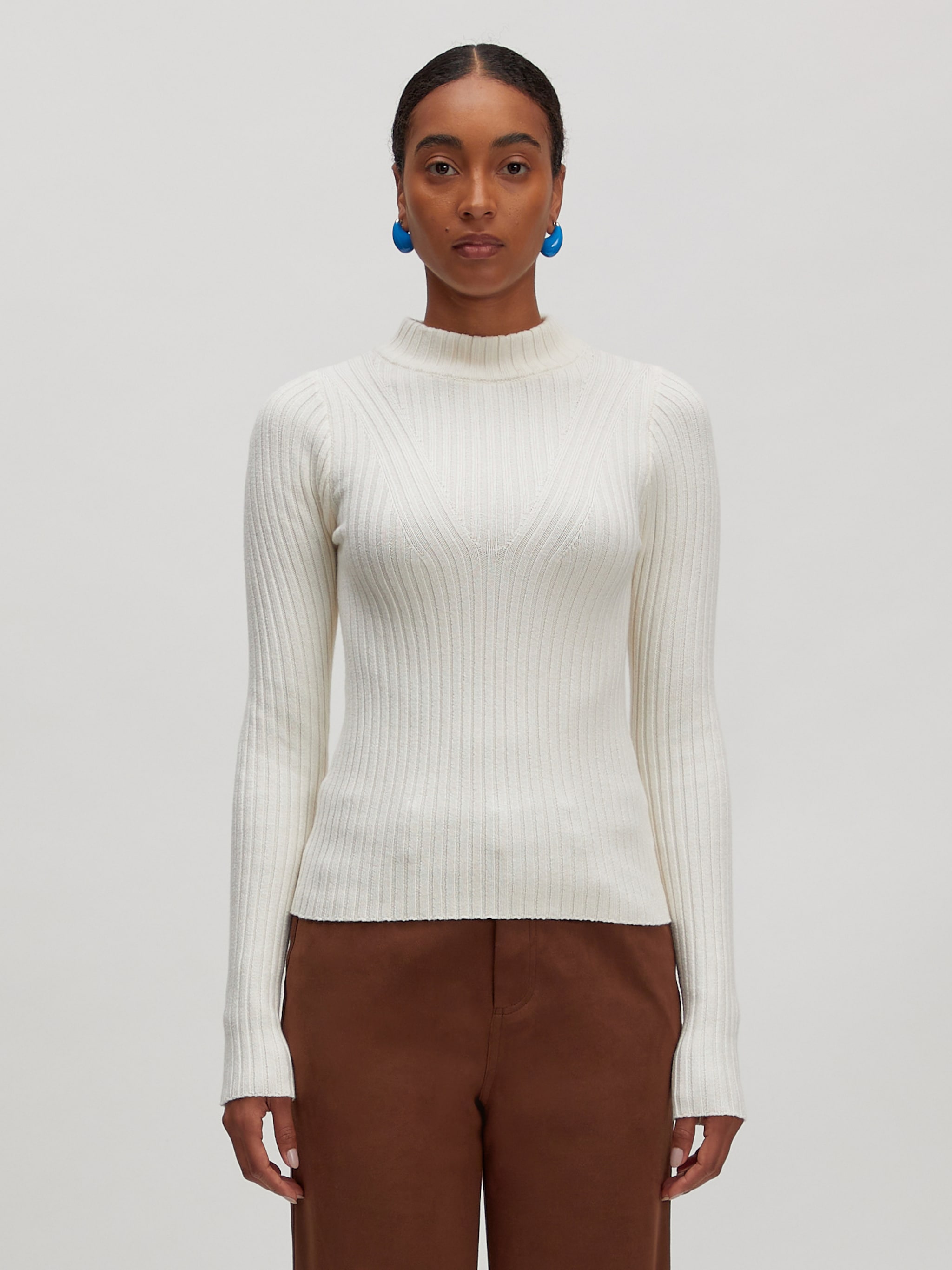 EDITED Producten Shirt 'Janiyah' Beige