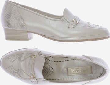 SALAMANDER Flats & Loafers in 39,5 in White: front