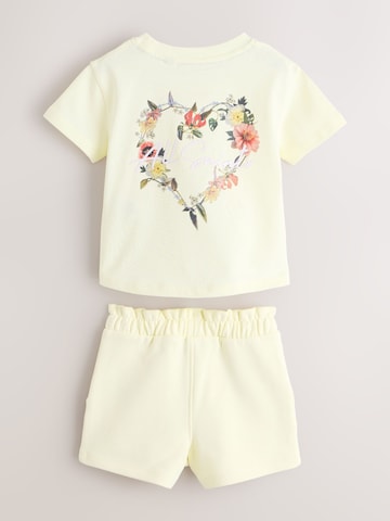 smALLSAINTS Set: T-Shirt und Shorts in Gelb