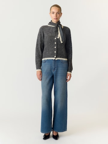 YAS Strickjacke 'YASMILLIE' in Grau