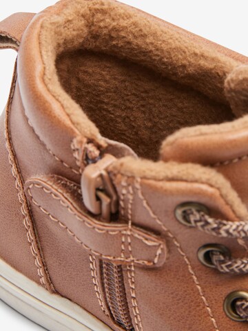 Next - Botas en marrón