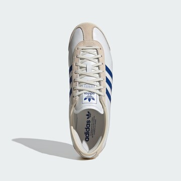 Chaussure de sport ADIDAS ORIGINALS en blanc