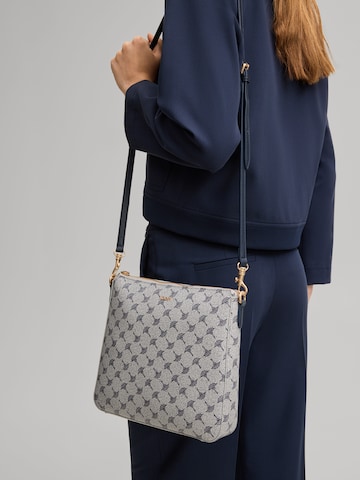 JOOP! Schultertasche 'Mazzolino Jasmina' in Blau
