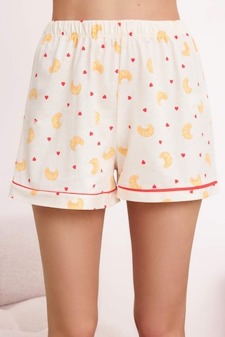 Trendyol - Pijama de pantalón corto en beige