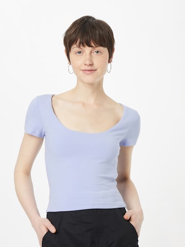 Abercrombie & Fitch T-shirt i lila: framsida