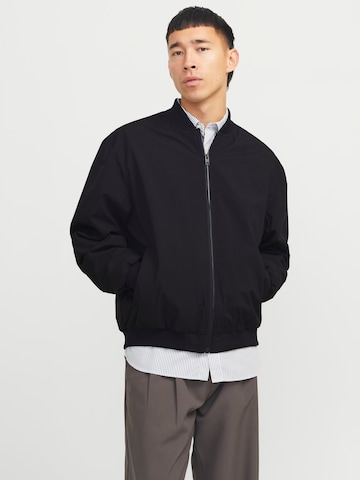 Veste mi-saison 'JJECharge' JACK & JONES en noir : devant