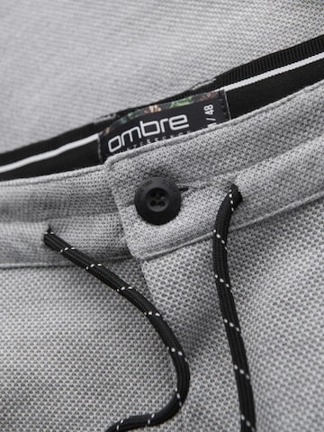 Ombre Slimfit Sporthose‌ in Grau