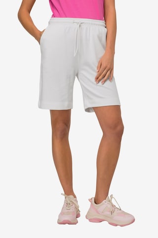 LAURASØN Regular Pants in White: front