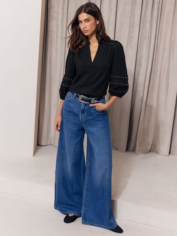 Lipsy Blouse in Zwart