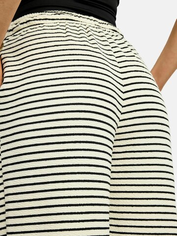 Regular Pantalon ' SUS-WIDE ' Liberte Essentiel en noir