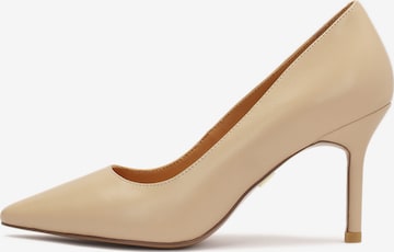 Kazar Pumps in Beige: front