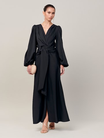 Rochie de la Sável pe negru: față
