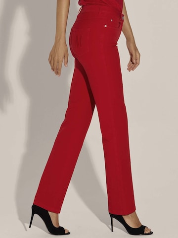 MADELEINE Slimfit Jeans in Rood