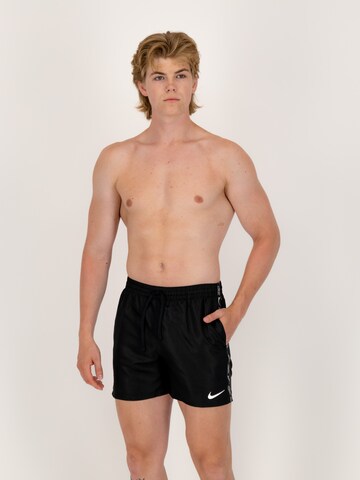 Nike Swim Regular Sportbadeshorts in Schwarz: predná strana