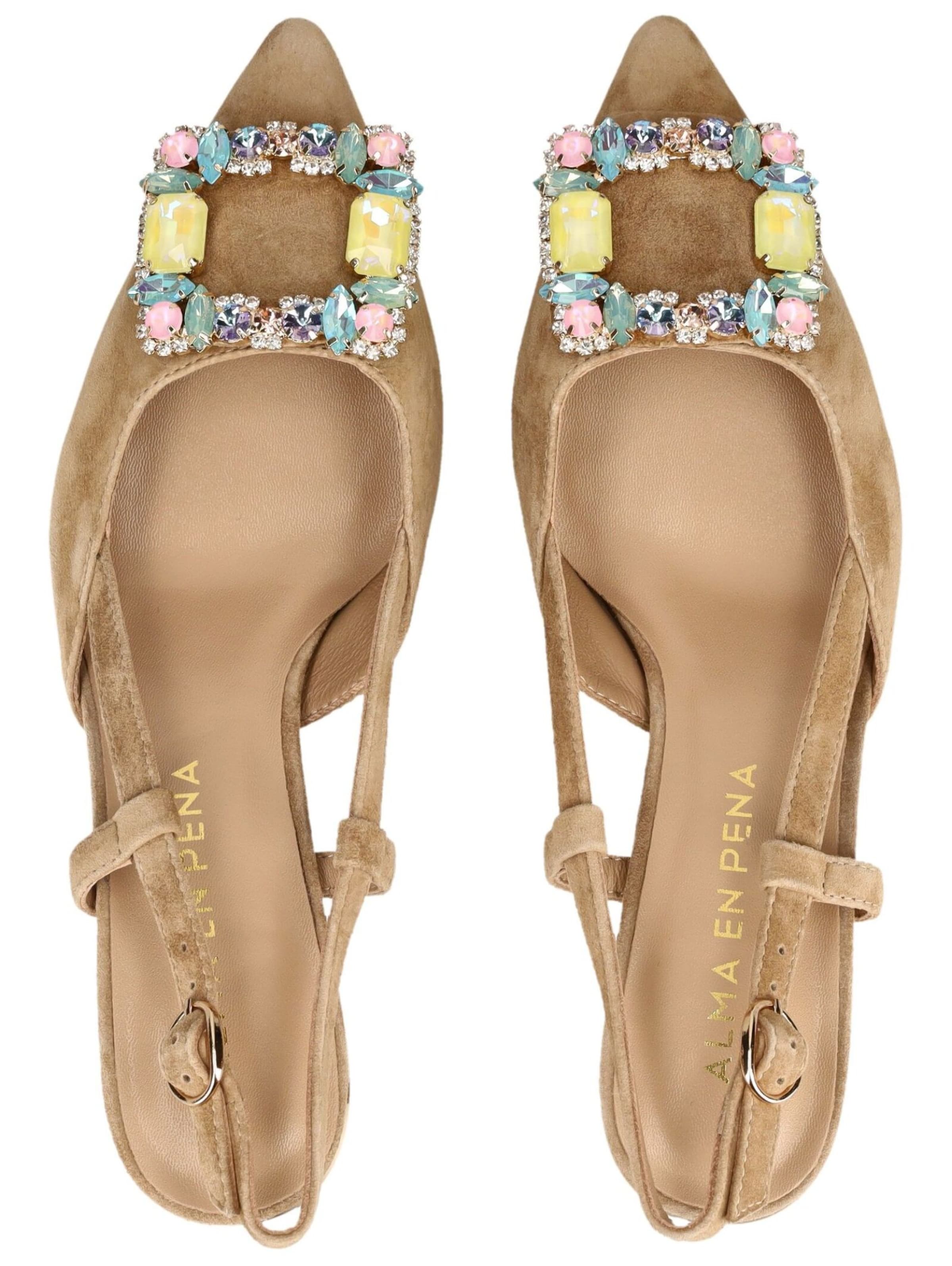 Alma En Pena Pumps in Beige