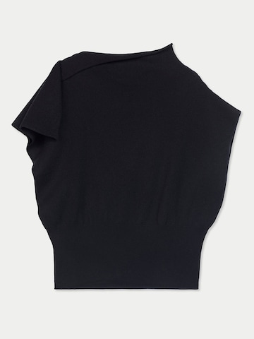 GOBI Cashmere Top in Black: front