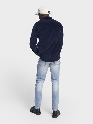 Redefined Rebel - Ajuste regular Camisa 'Sean' en azul