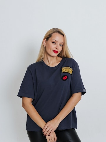 RADADA Shirt 'CROWN AND RED LIPS'‌‌‌‌‌‌‌‌ in Grau: Vorderseite