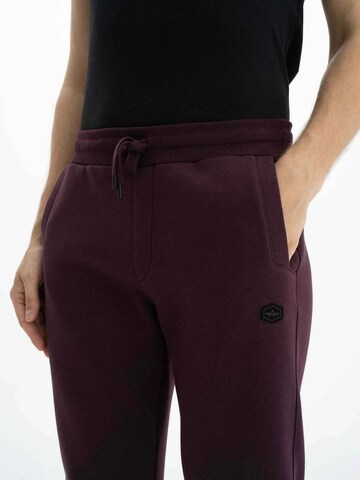 Effilé Pantalon Arma en rouge