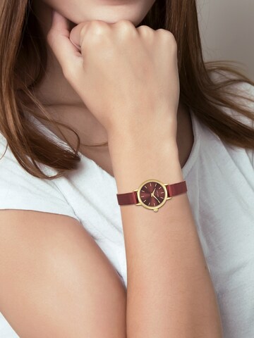 Eastside Analog watch in Gold: front