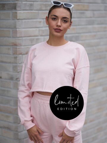 ABOUT YOU Limited Sweatshirt 'Joyah' by Tina Neumann (GOTS) in Pink: predná strana