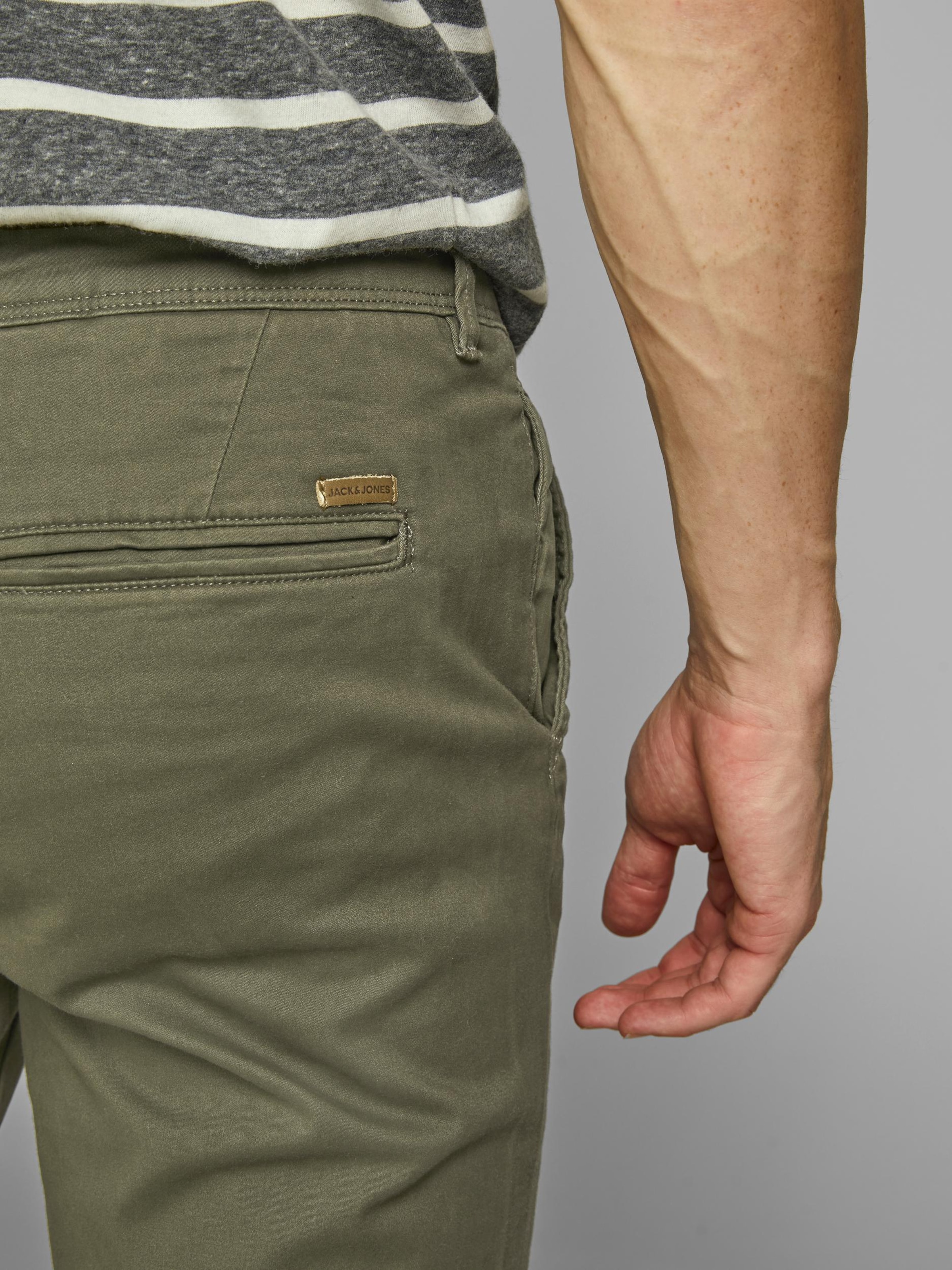 JACK \u0026 JONES „Chino“ stiliaus 