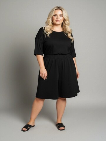 Shape Of You Loosefit Broek in Zwart: voorkant