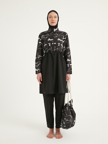 Riva Mera by Marina High neck Baddräkt i svart: framsida